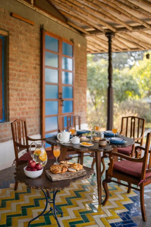 Lohonostays Bamboo House Sadhrana Bagh Гургаон Экстерьер фото